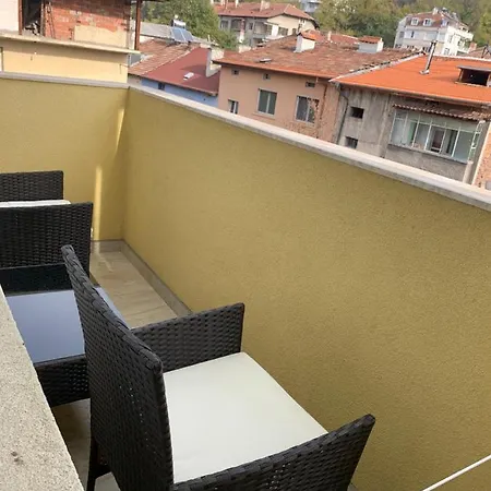 Luxurious One Bedroom In Center Apartament