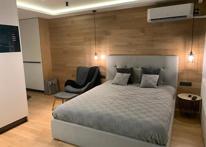 Luxurious One Bedroom In Center Апартамент